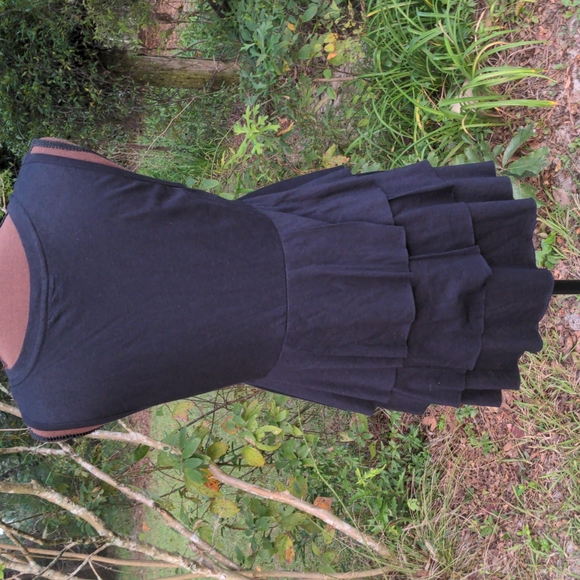 Daisy Fuentes Black Scoop Neckline Sleeveless Three Layer Peplum-Style Ruffles - Picture 5 of 11